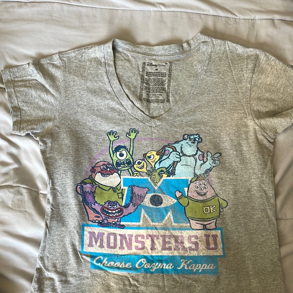 Disney tee. Size medium.